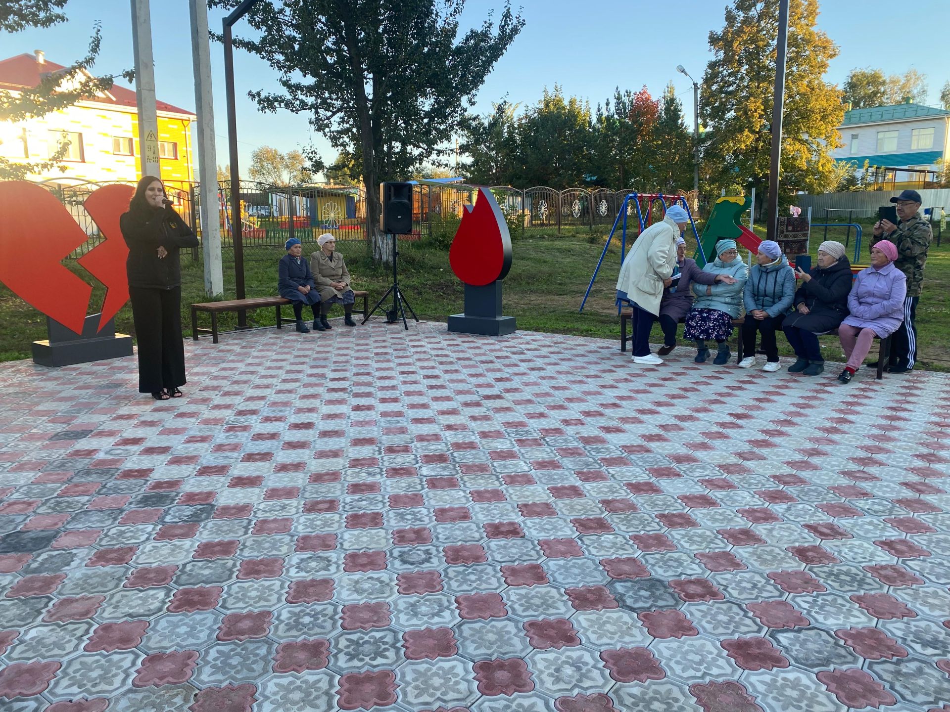Тимер юл урамында Ишегалды бәйрәме үткәрелде