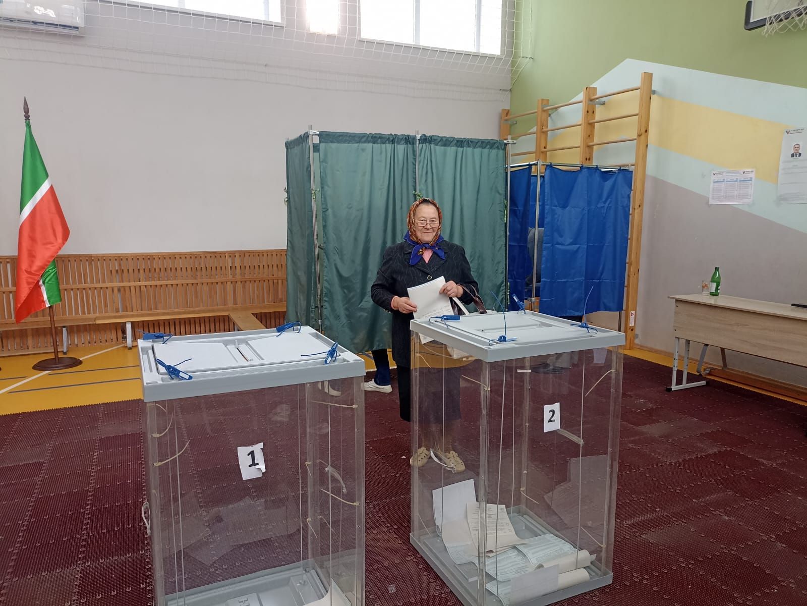 В Кукморе голосование на избирательном участке № 1670 идет организованно