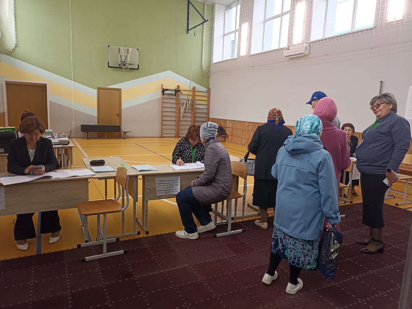 В Кукморе голосование на избирательном участке № 1670 идет организованно