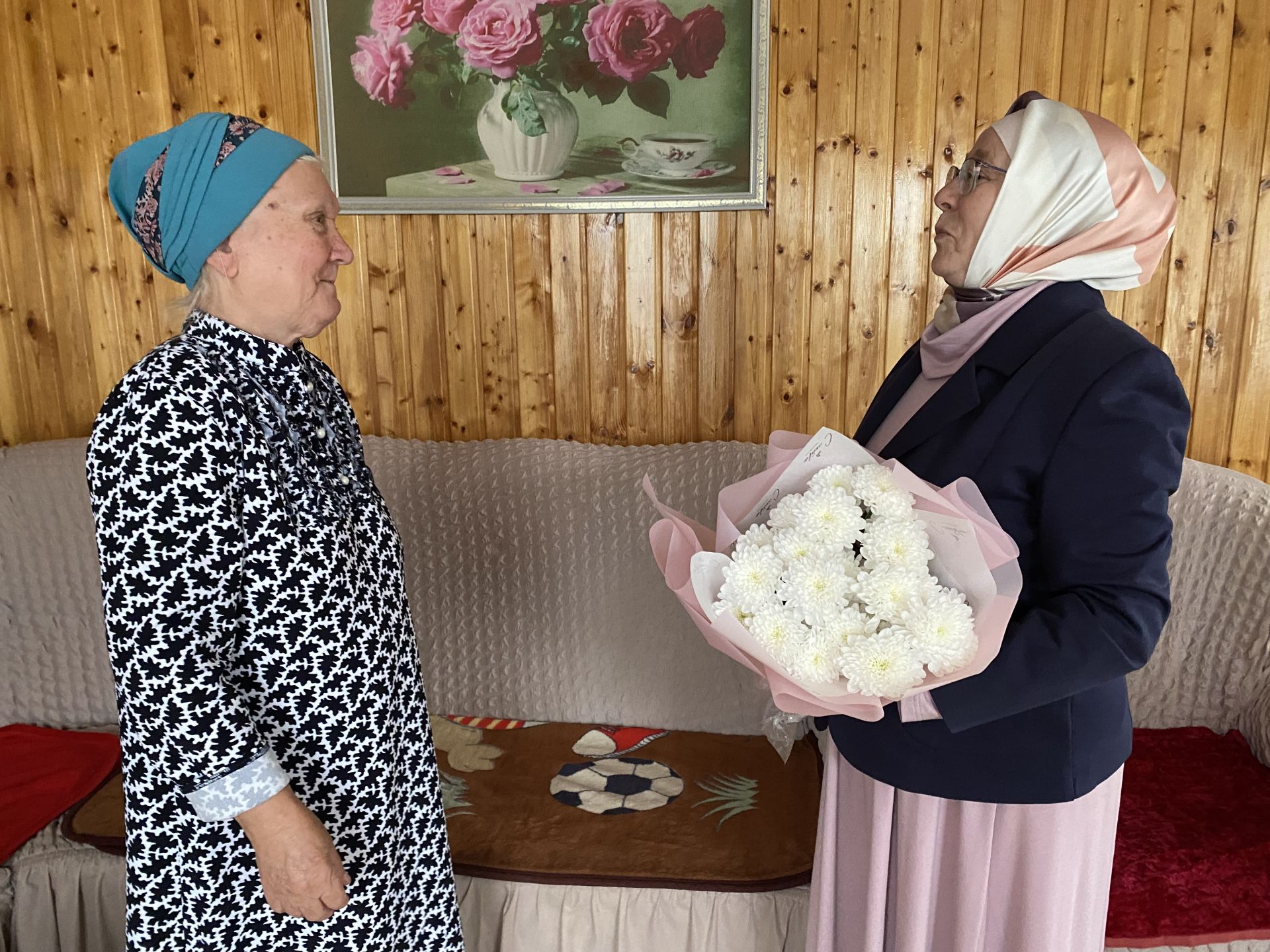 Кукмара районында опека һәм попечительлек бүлеге өлкәннәрне тәбрикләде