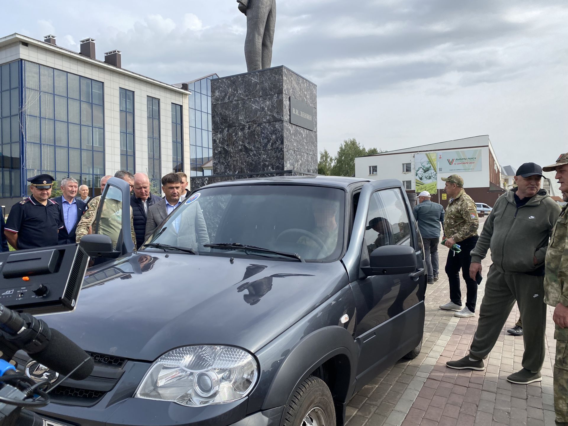Кукмарадан махсус хәрби операциягә чираттагы машина озатылды