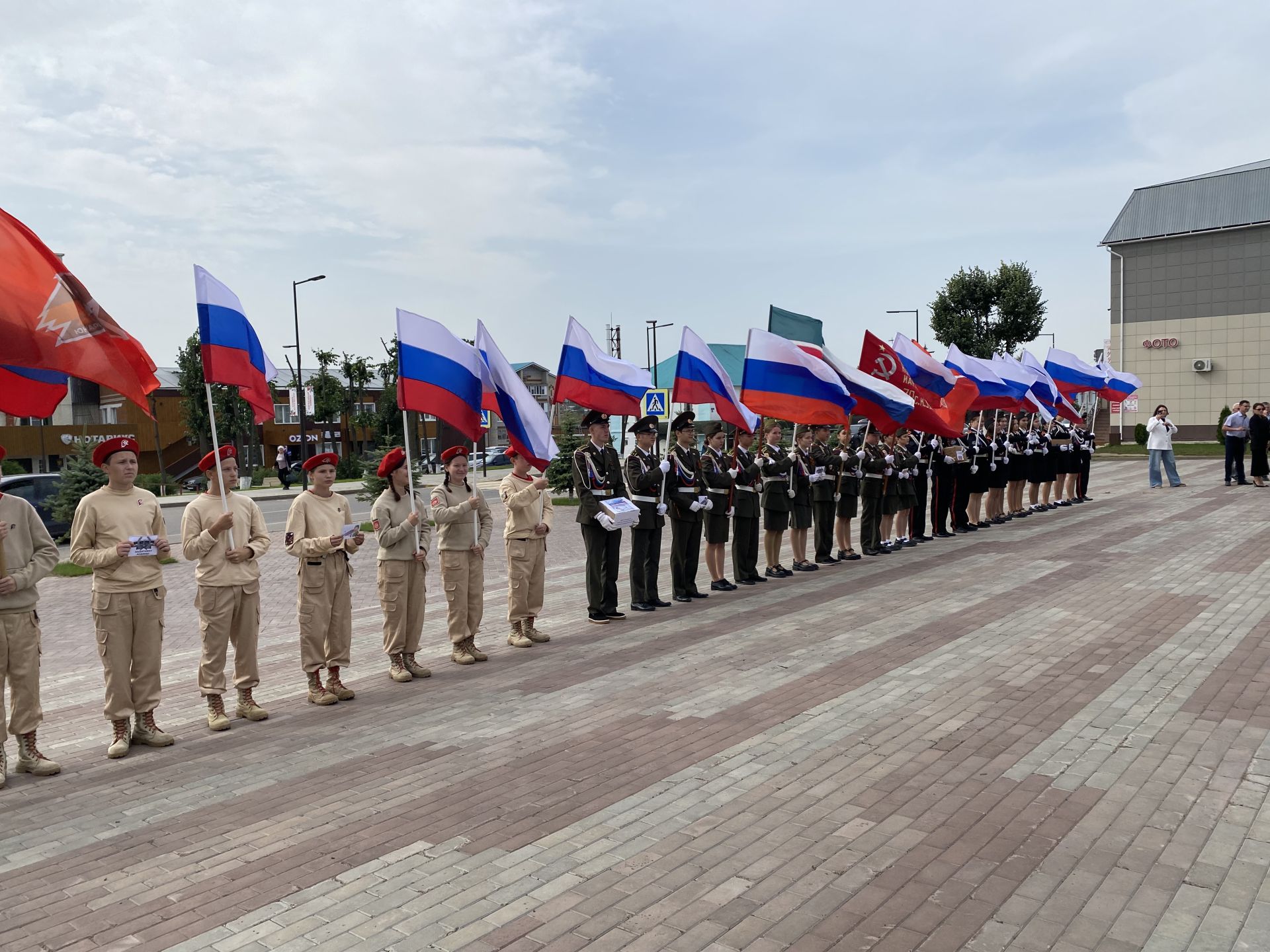 Кукмарадан махсус хәрби операциягә чираттагы машина озатылды