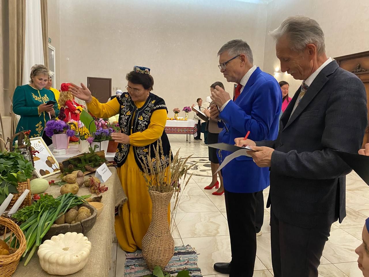 «Сумбеля»: в Кукморе отметили праздник урожая, объединивший садоводов