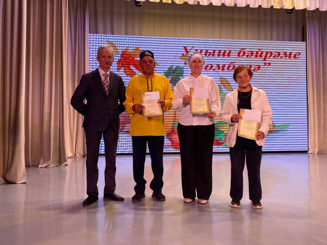 «Сумбеля»: в Кукморе отметили праздник урожая, объединивший садоводов