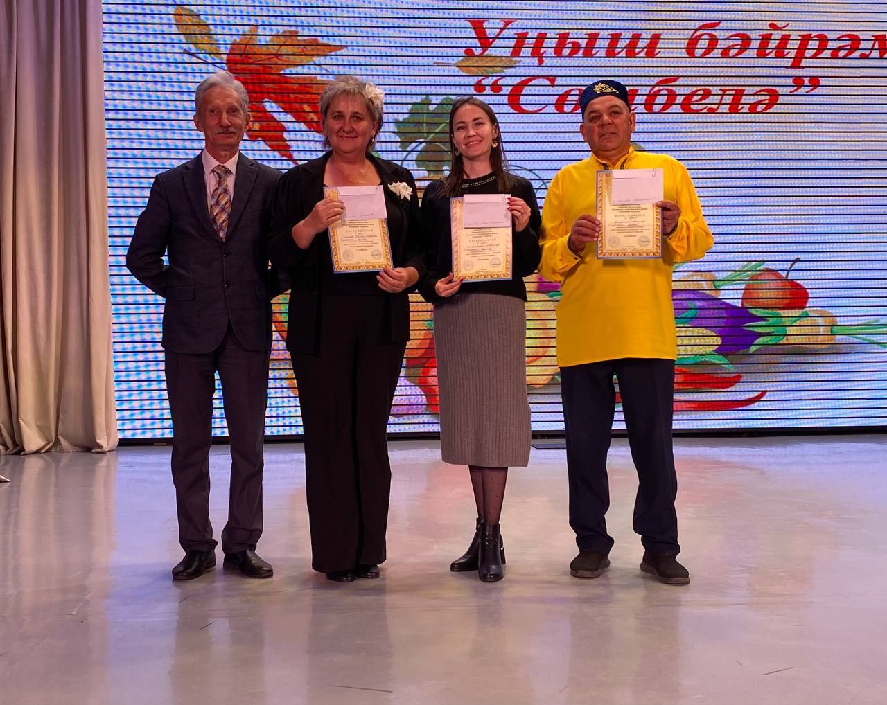 «Сумбеля»: в Кукморе отметили праздник урожая, объединивший садоводов