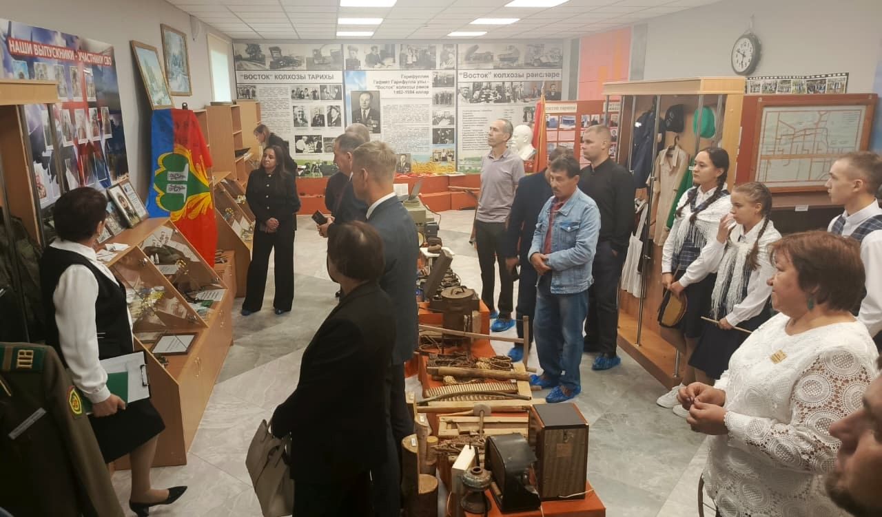 Ядегәр мәктәбендә Теләче һәм Аксубай районнарыннан белем бирү оешмалары җитәкчеләре очрашты
