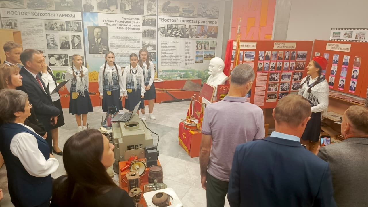 Ядегәр мәктәбендә Теләче һәм Аксубай районнарыннан белем бирү оешмалары җитәкчеләре очрашты