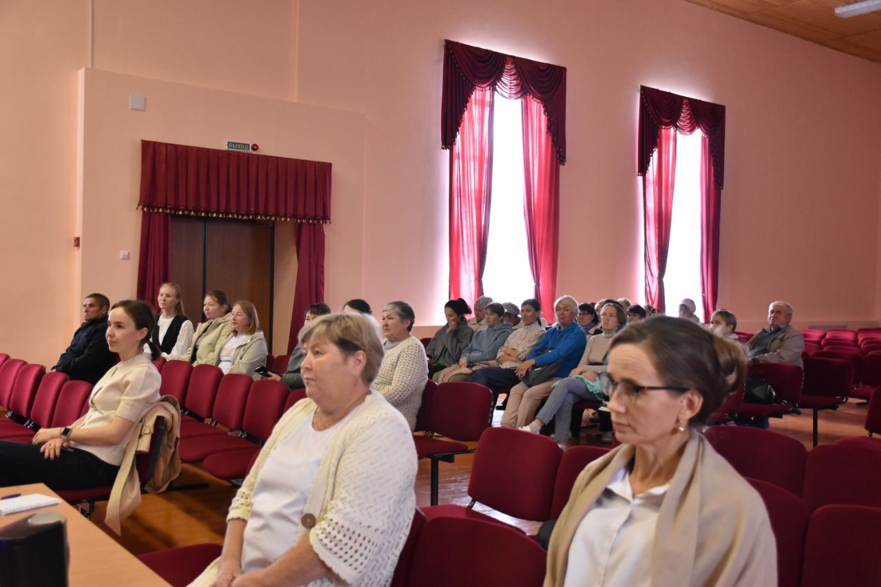 Состояние водоснабжения и дорог: в Среднекуморском сельском поселении прошел сход граждан