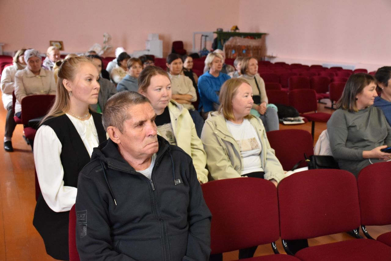 Состояние водоснабжения и дорог: в Среднекуморском сельском поселении прошел сход граждан