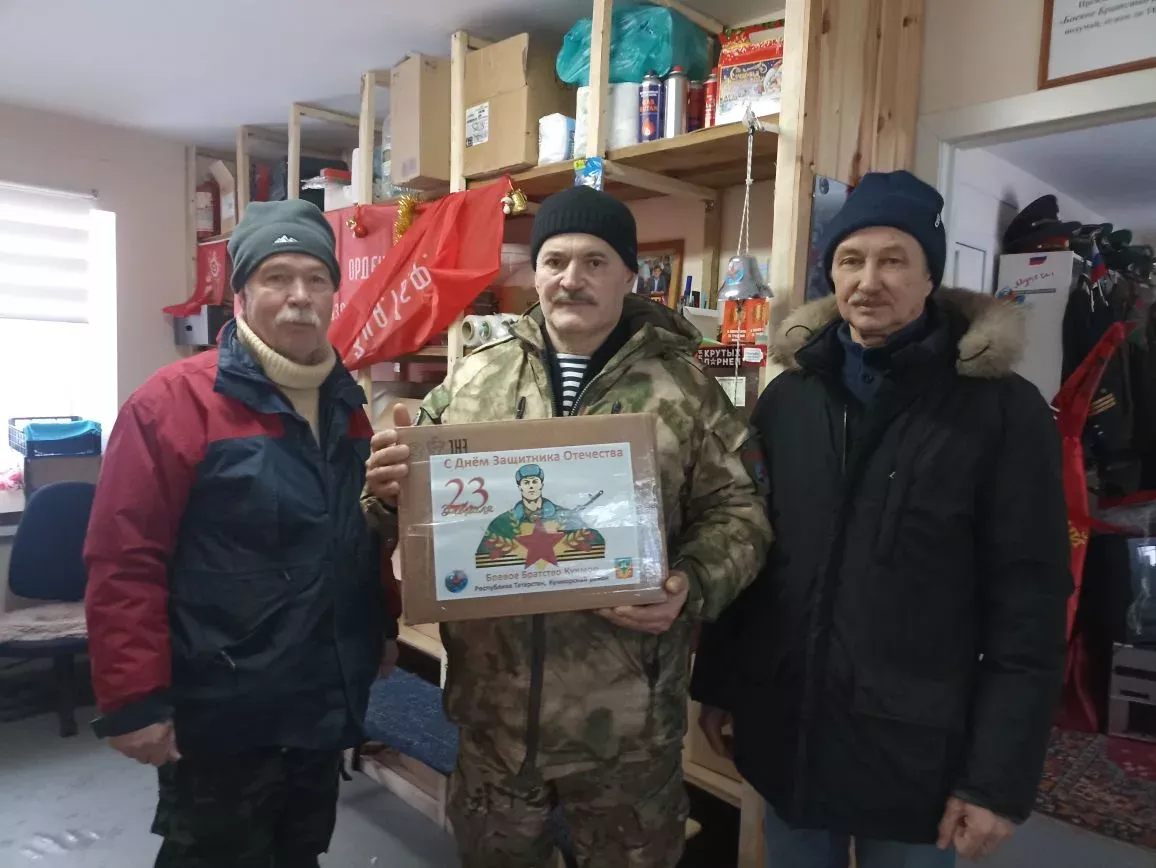 Кукмараның волонтерлар төркеме “Хәрбигә 23 февраль бүләге” дигән акция башлады