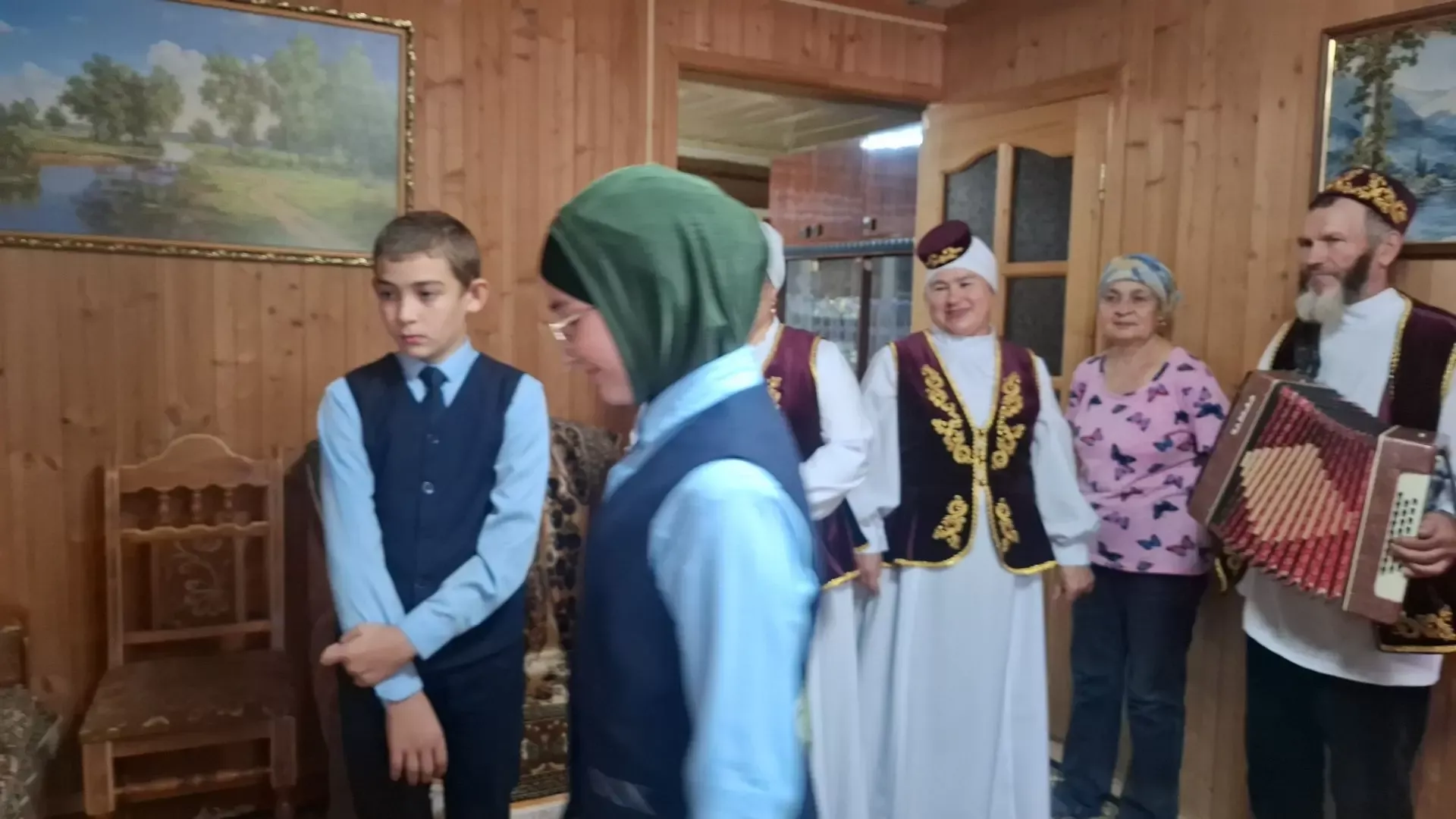 Кукмара районында яшәүче 102 яшьлек Фәһимә Зәйнәгыеваны Өлкәннәр көне белән котладылар