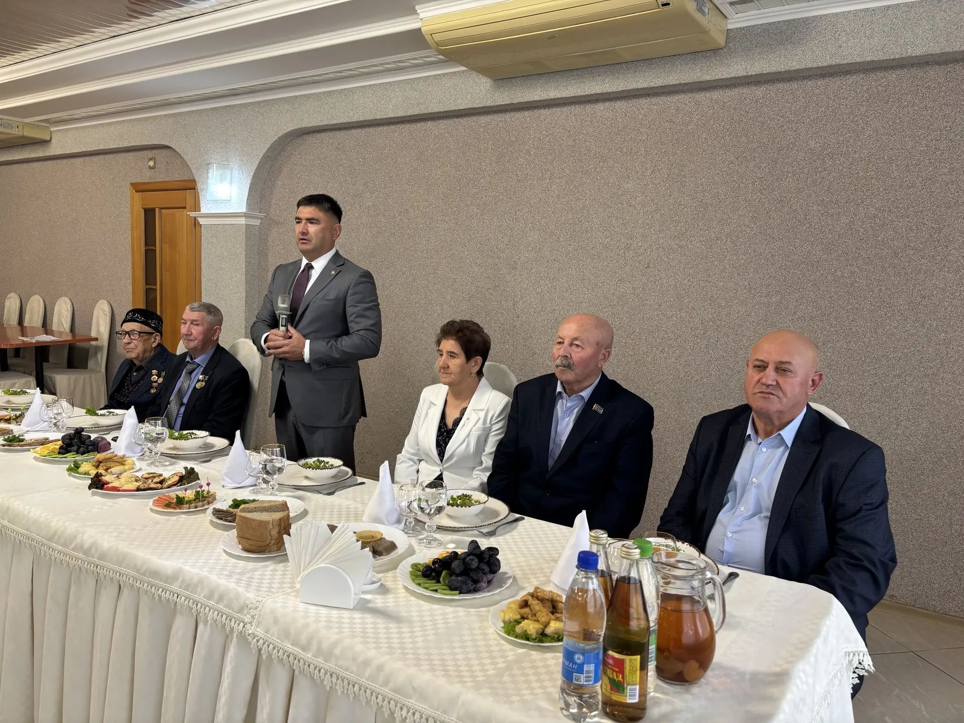 Кукмарада Халыкара өлкәннәр көне уңаеннан ветераннарны хөрмәтләделәр