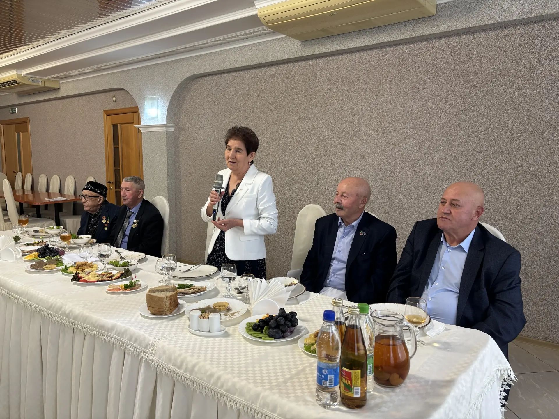 Кукмарада Халыкара өлкәннәр көне уңаеннан ветераннарны хөрмәтләделәр