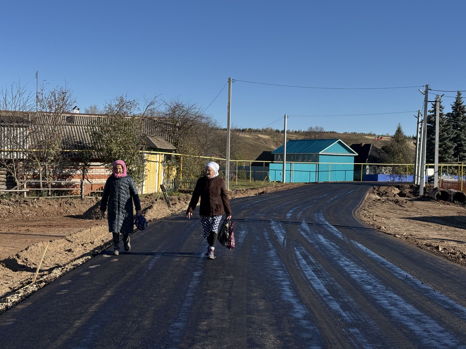 Каждый сантиметр — с точностью: в Кукморском районе обновляют дорогу