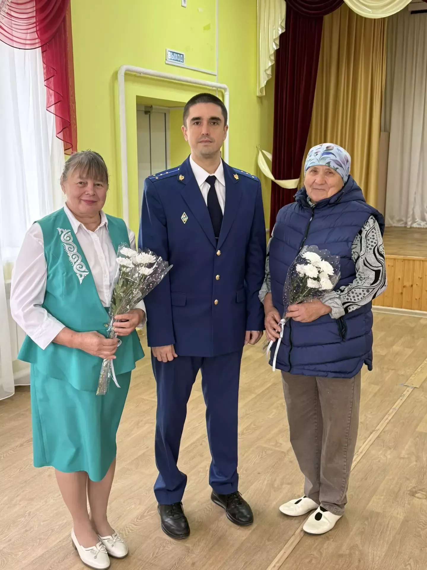 Халык мөрәҗәгатьләре — игътибар үзәгендә: Кукмара районы прокуроры гражданнарны кабул итте