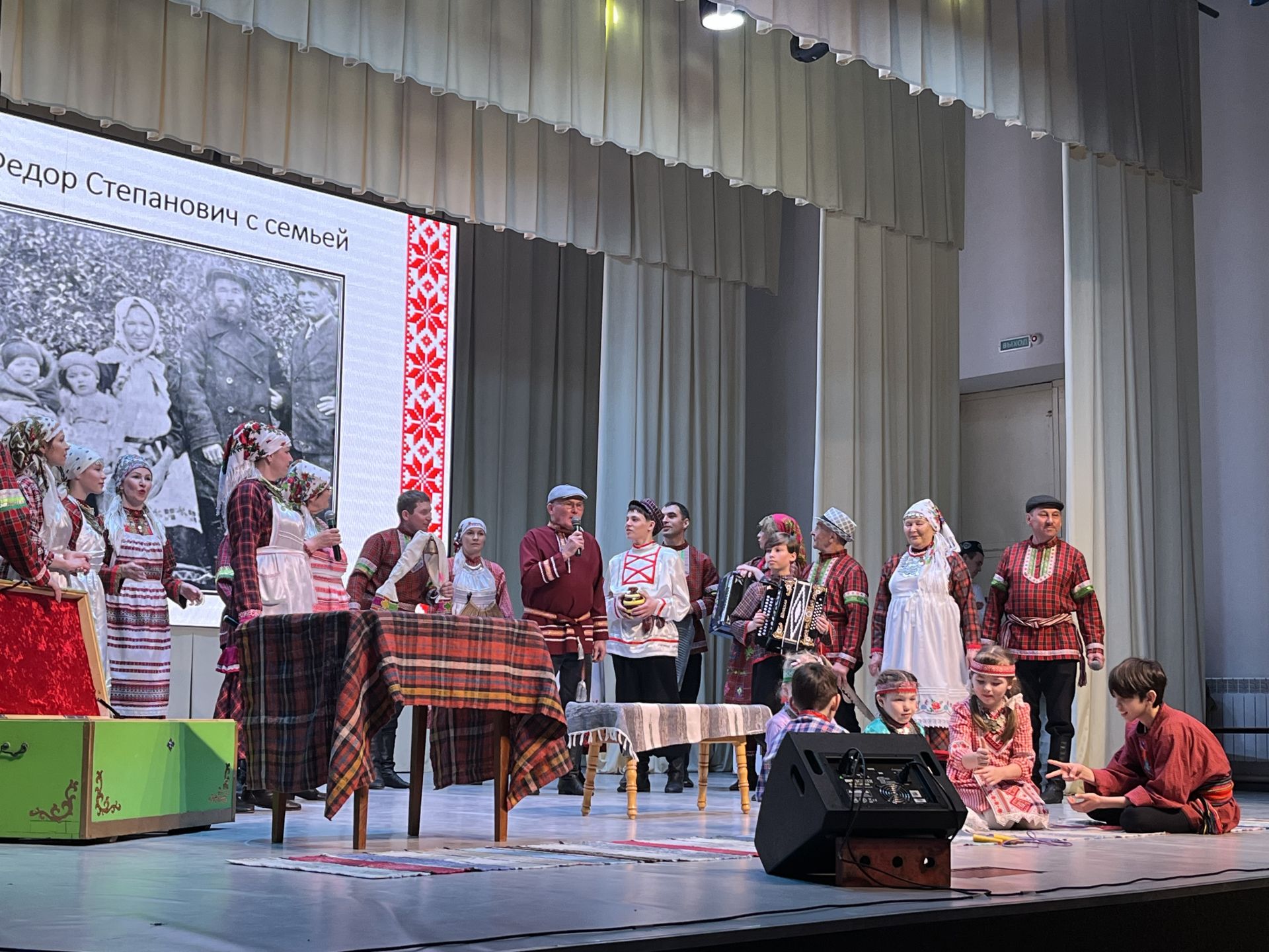 Кукмарада «Гаилә тарихында гасырлар кайтавазы — Тарихта без эзлебез» исемле республика шәҗәрә фестиваленең зона этабы узды