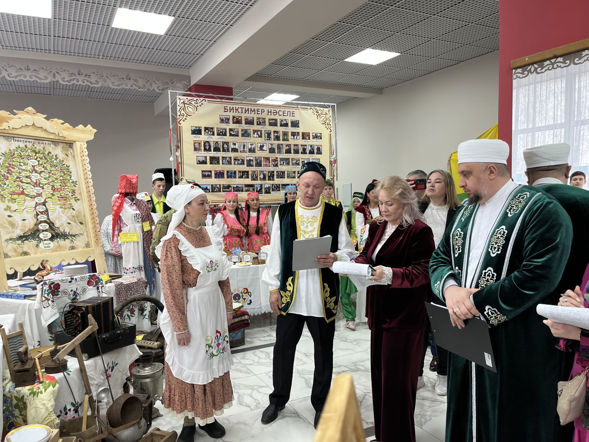 Кукмарада «Гаилә тарихында гасырлар кайтавазы — Тарихта без эзлебез» исемле республика шәҗәрә фестиваленең зона этабы узды