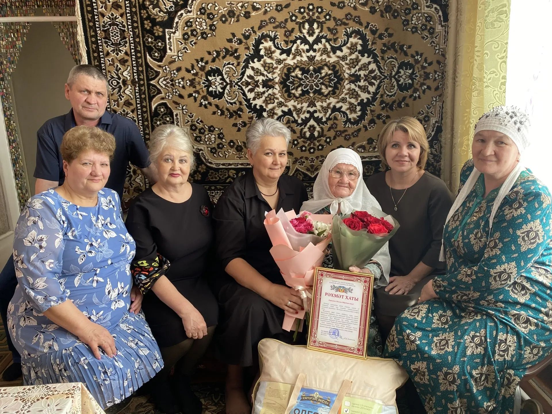 Кукмарада яшәүче Нәсимә Ибраһимова бүген 90 яшьлек юбилеен билгеләп үтте