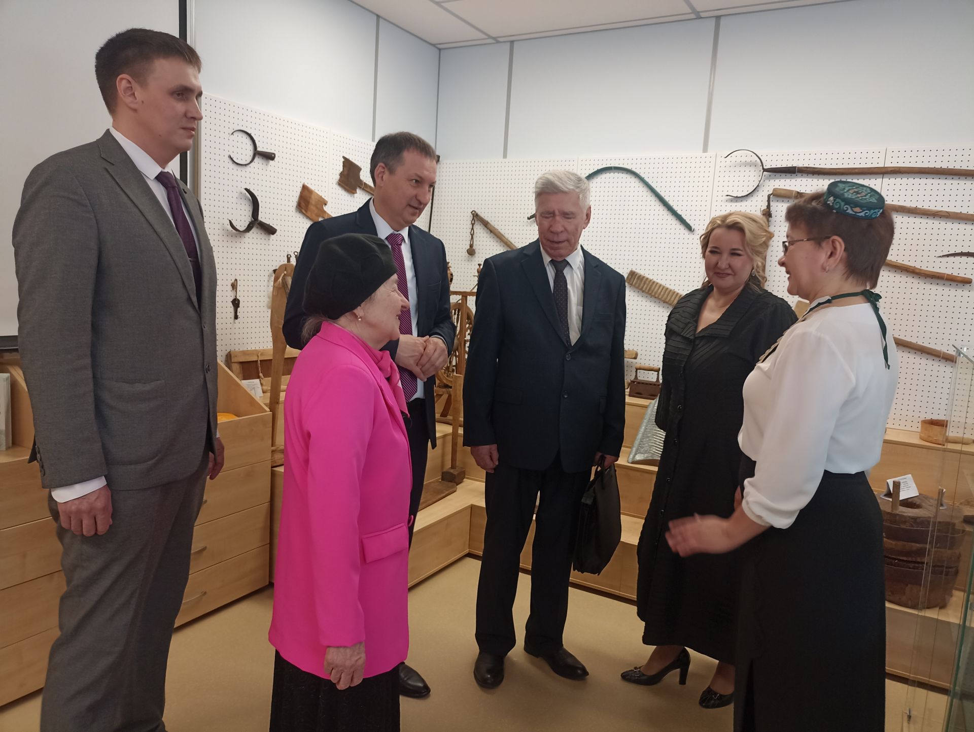 Пычак урта мәктәбендә Фоат Галимуллин исемендәге төбәкара шигырь укучылар бәйгесеннән фоторепортаж