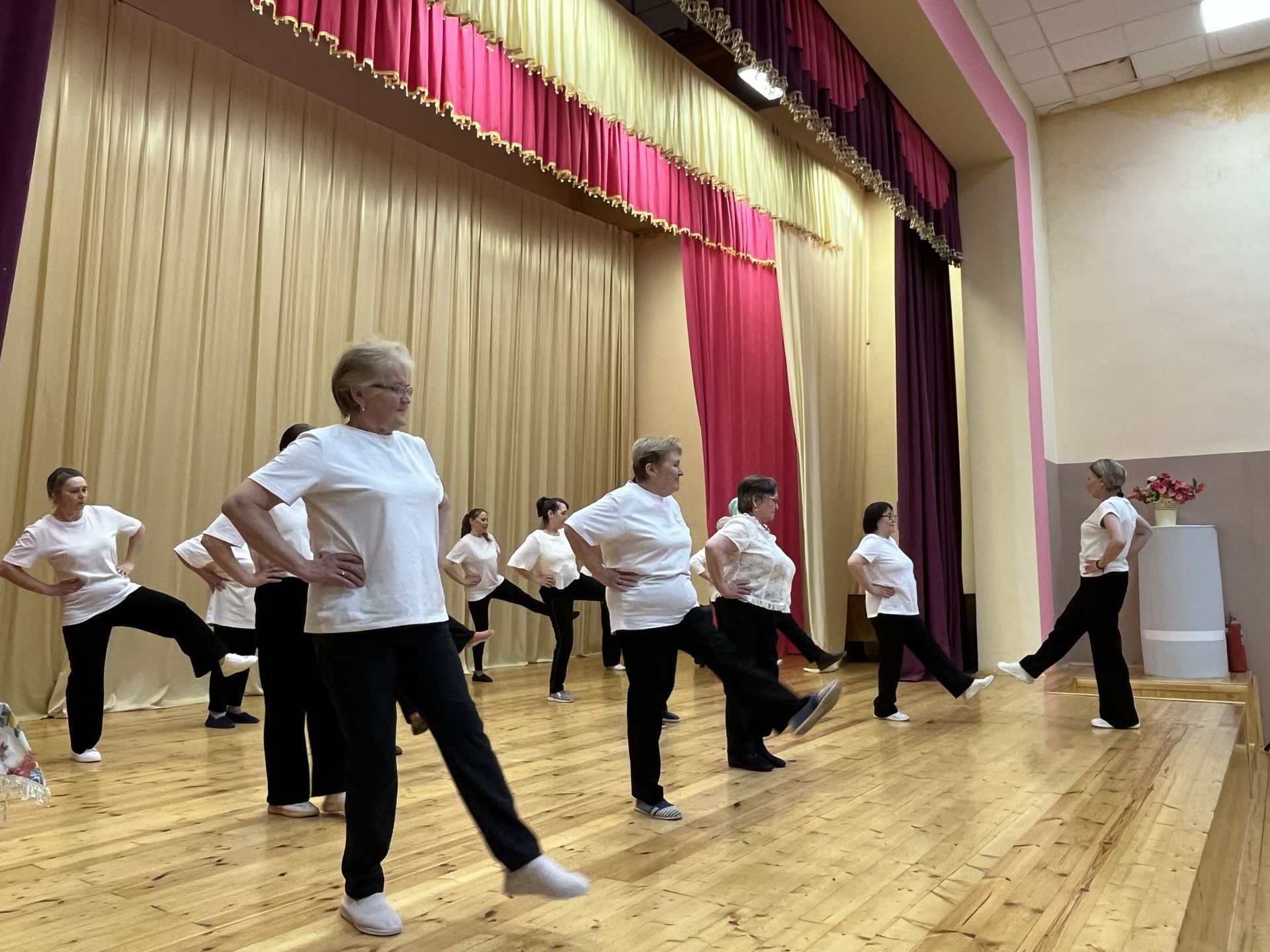 Энергия һәм хәрәкәт: Кукмара районында фитнес белән шөгыльләнәнәр