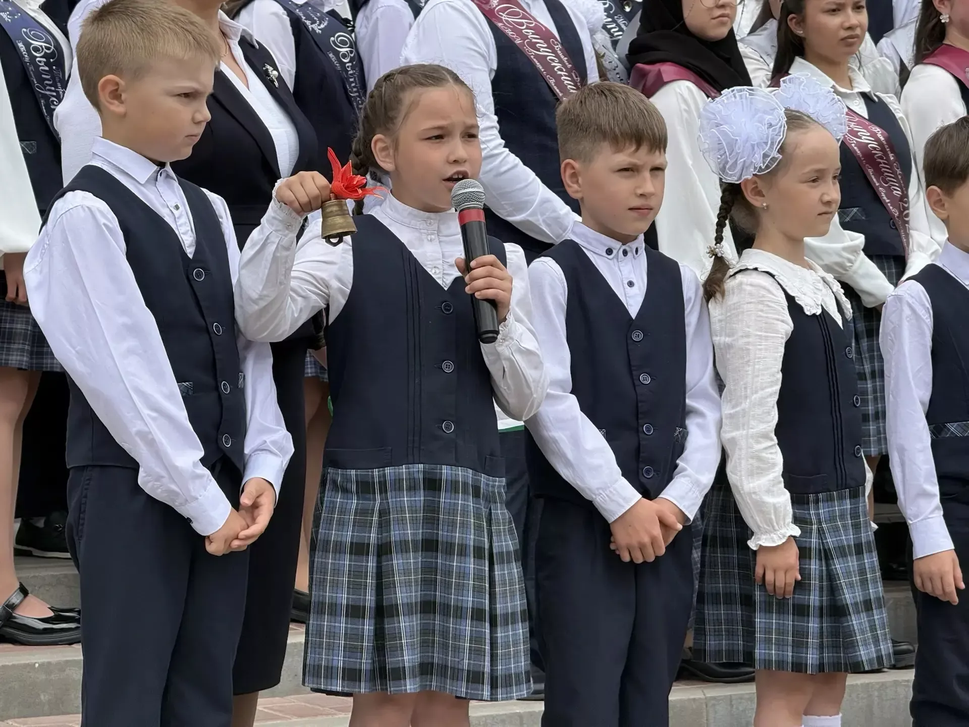 Яшьлек дулкынында: Кукмара районы мәктәпләрендә соңгы кыңгырау чыңлады