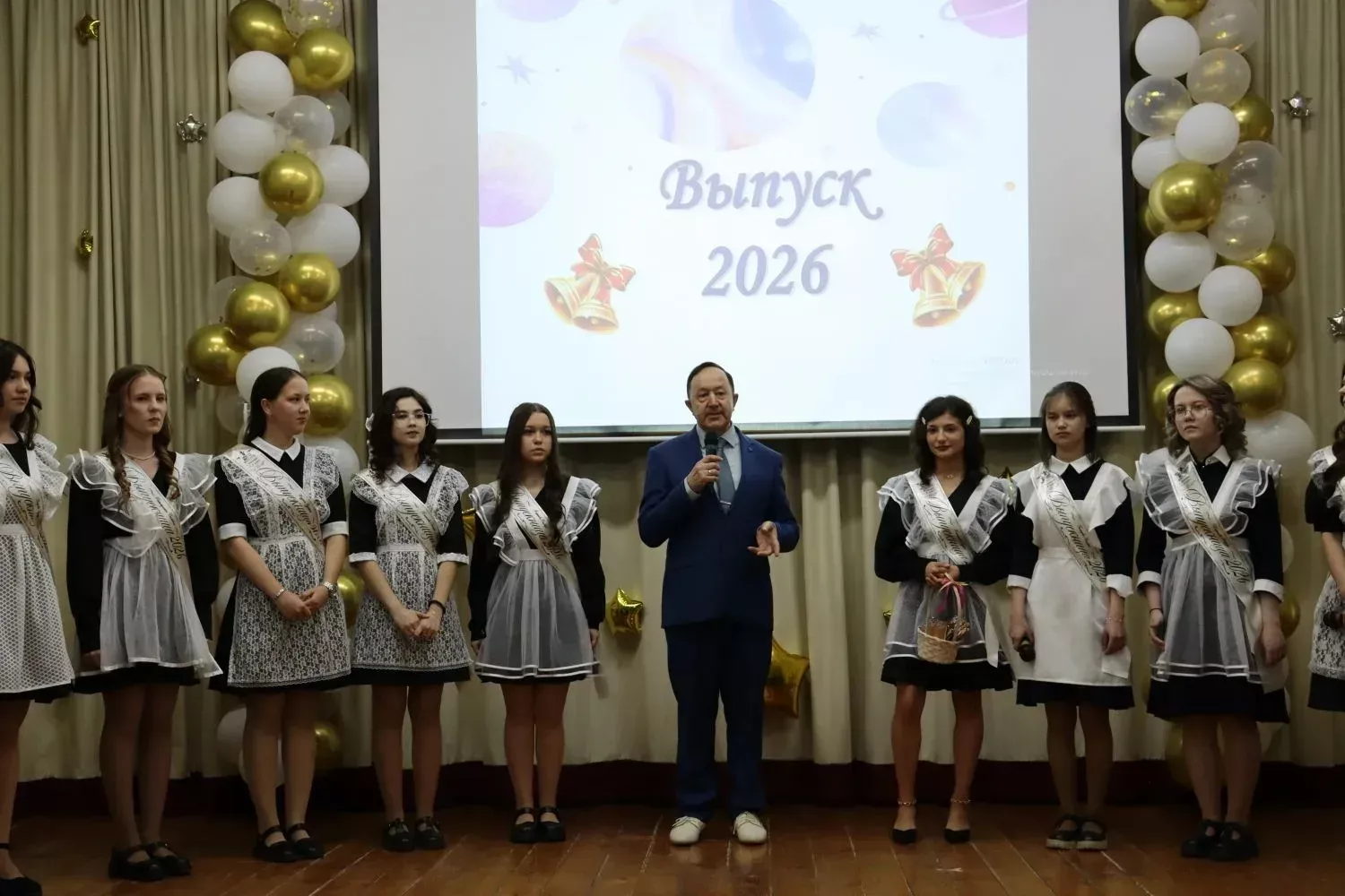 Яшьлек дулкынында: Кукмара районы мәктәпләрендә соңгы кыңгырау чыңлады