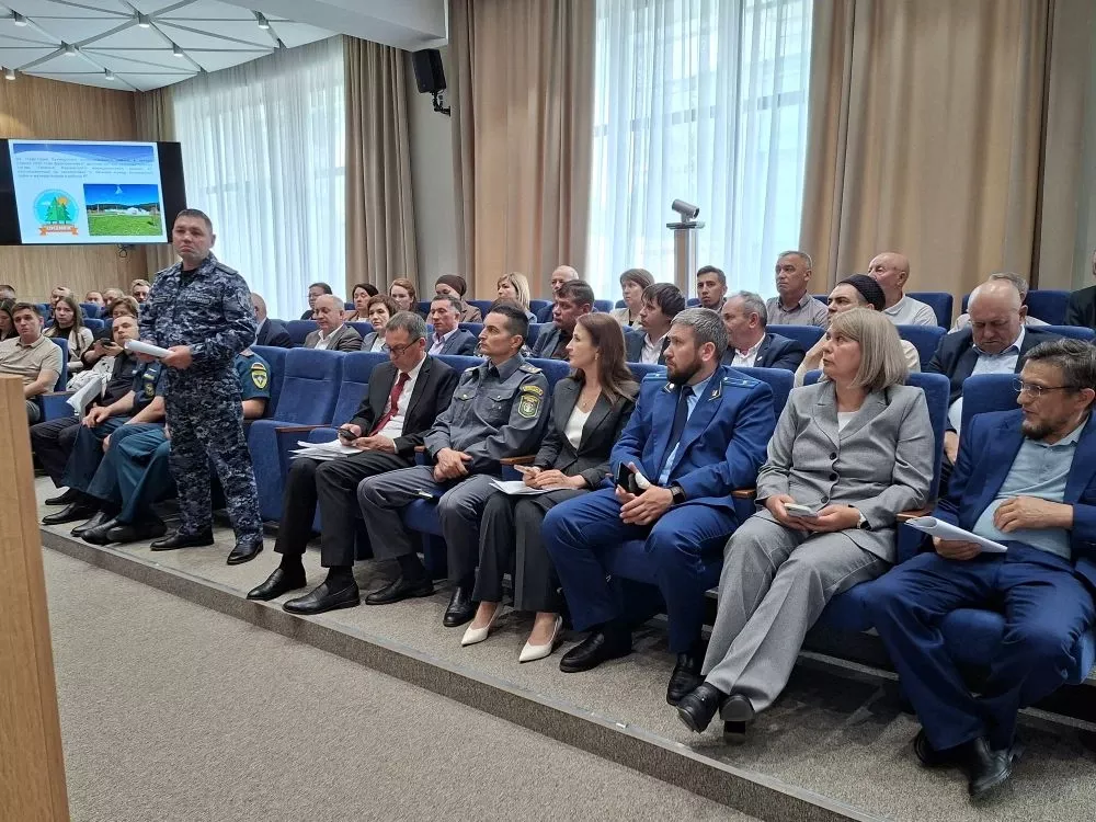 От бюджета до детского отдыха: в Кукморе обсудили главные вопросы развития района