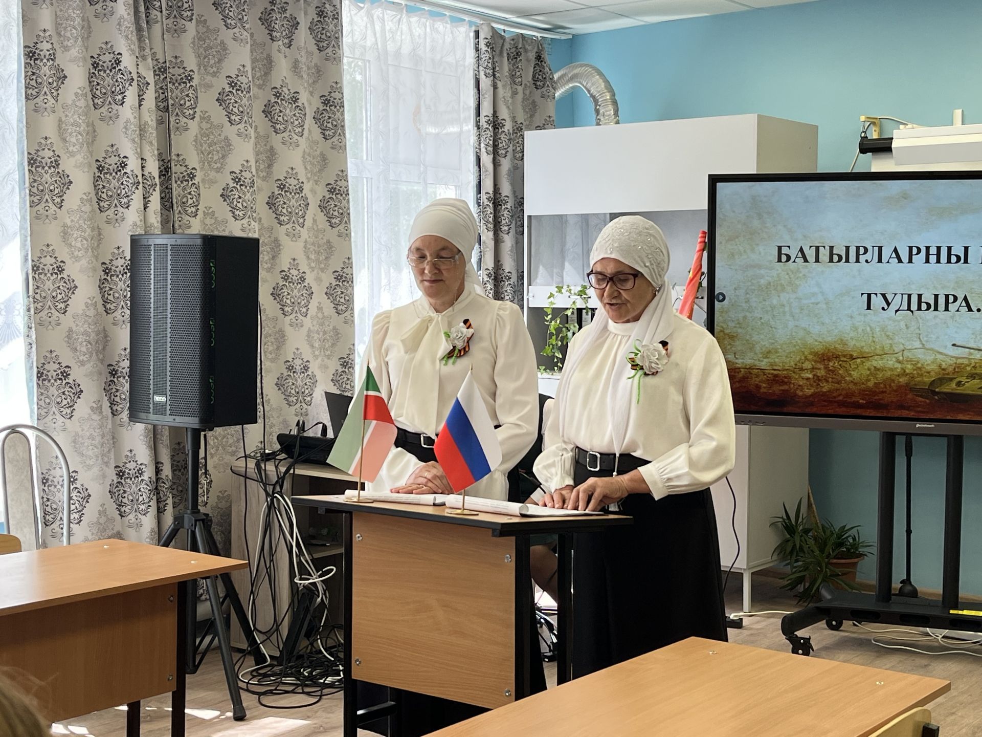 Память, мужество, подвиг: В Кукморском районе открыли мемориальную доску и парты Героев