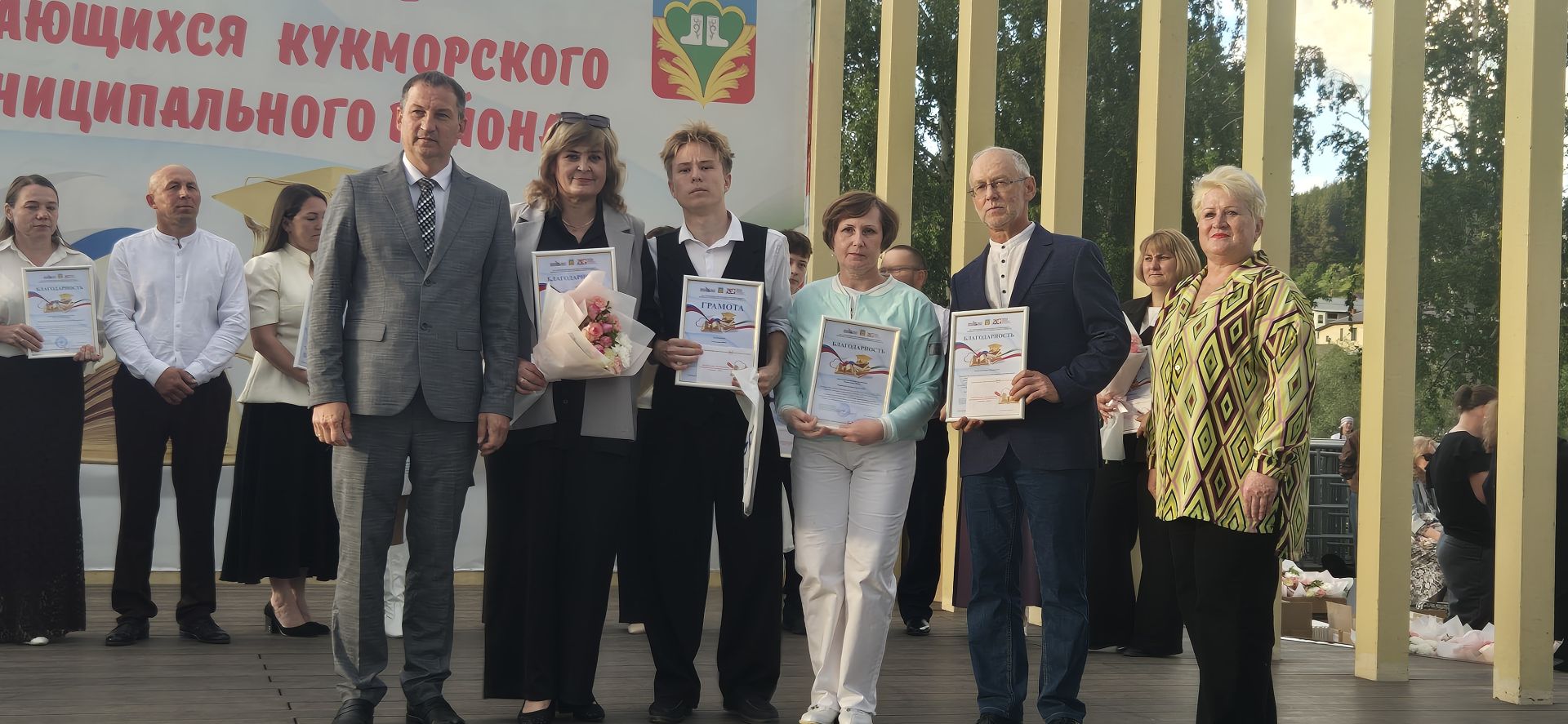 Фоторепортаж: Кукмарада уку алдынгылары бүләкләнде