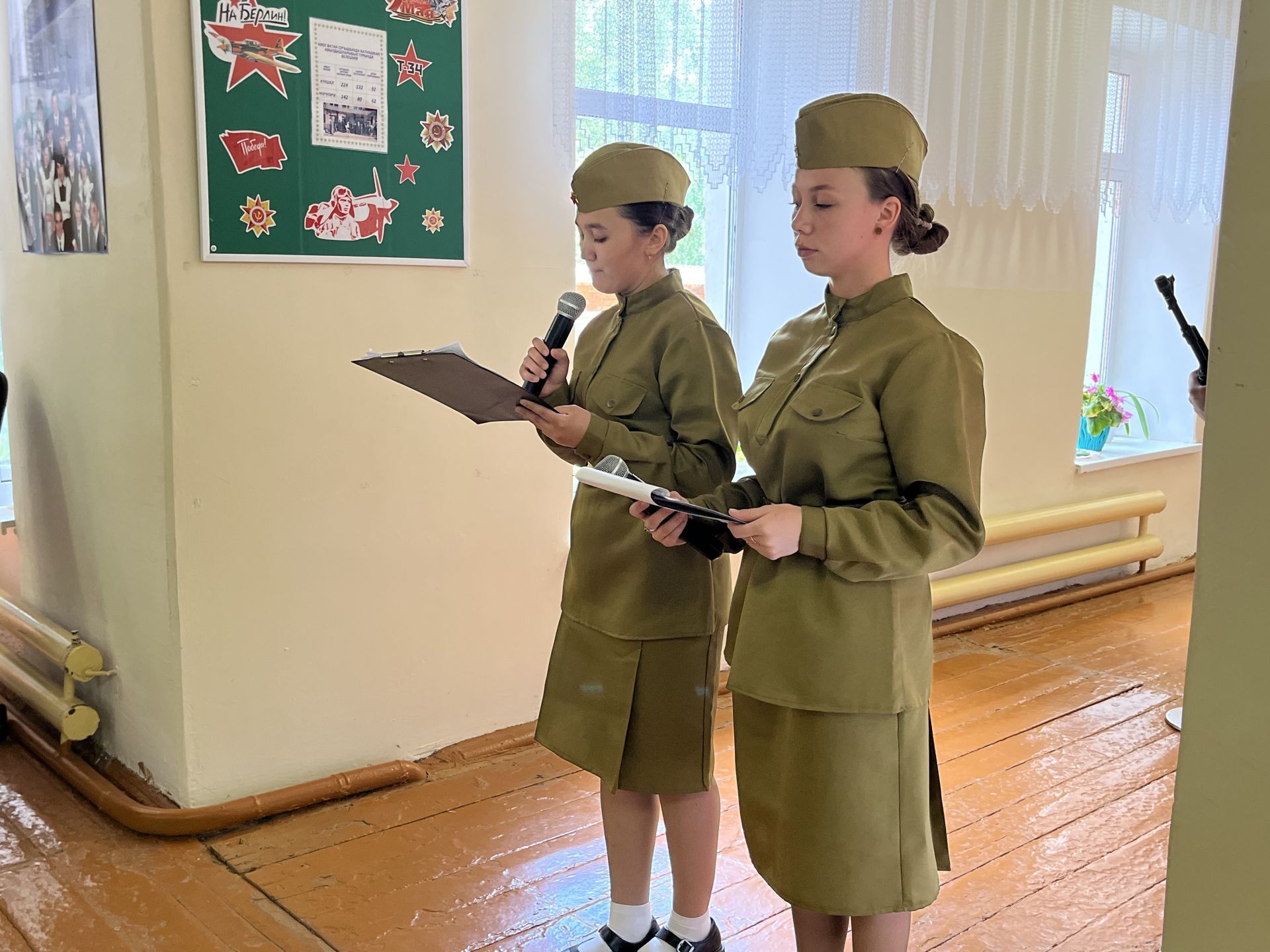 Память, мужество, подвиг: В Кукморском районе открыли мемориальную доску и парты Героев