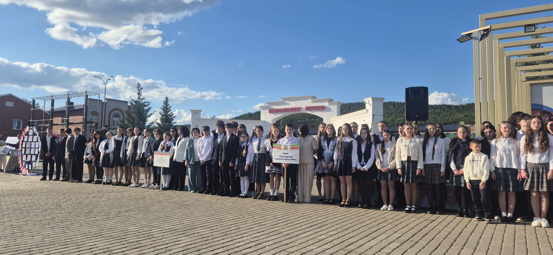 Фоторепортаж: Кукмарада уку алдынгылары бүләкләнде