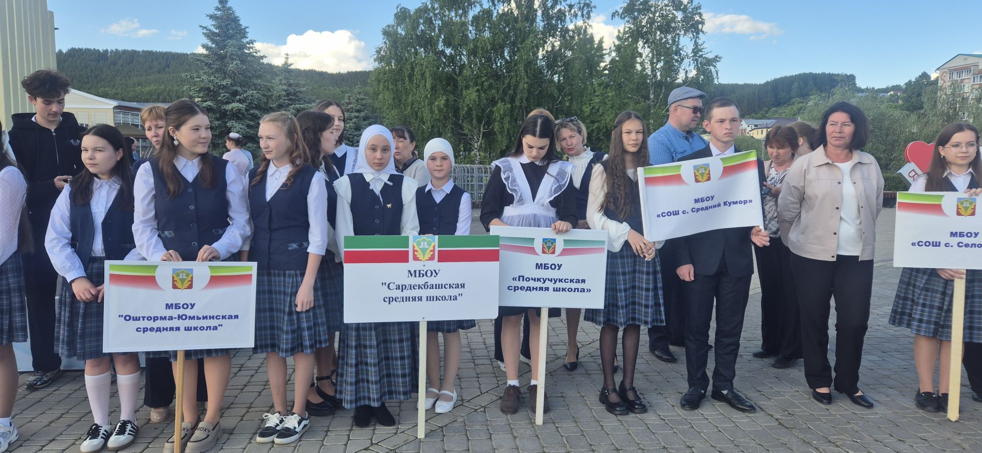 Фоторепортаж: Кукмарада уку алдынгылары бүләкләнде