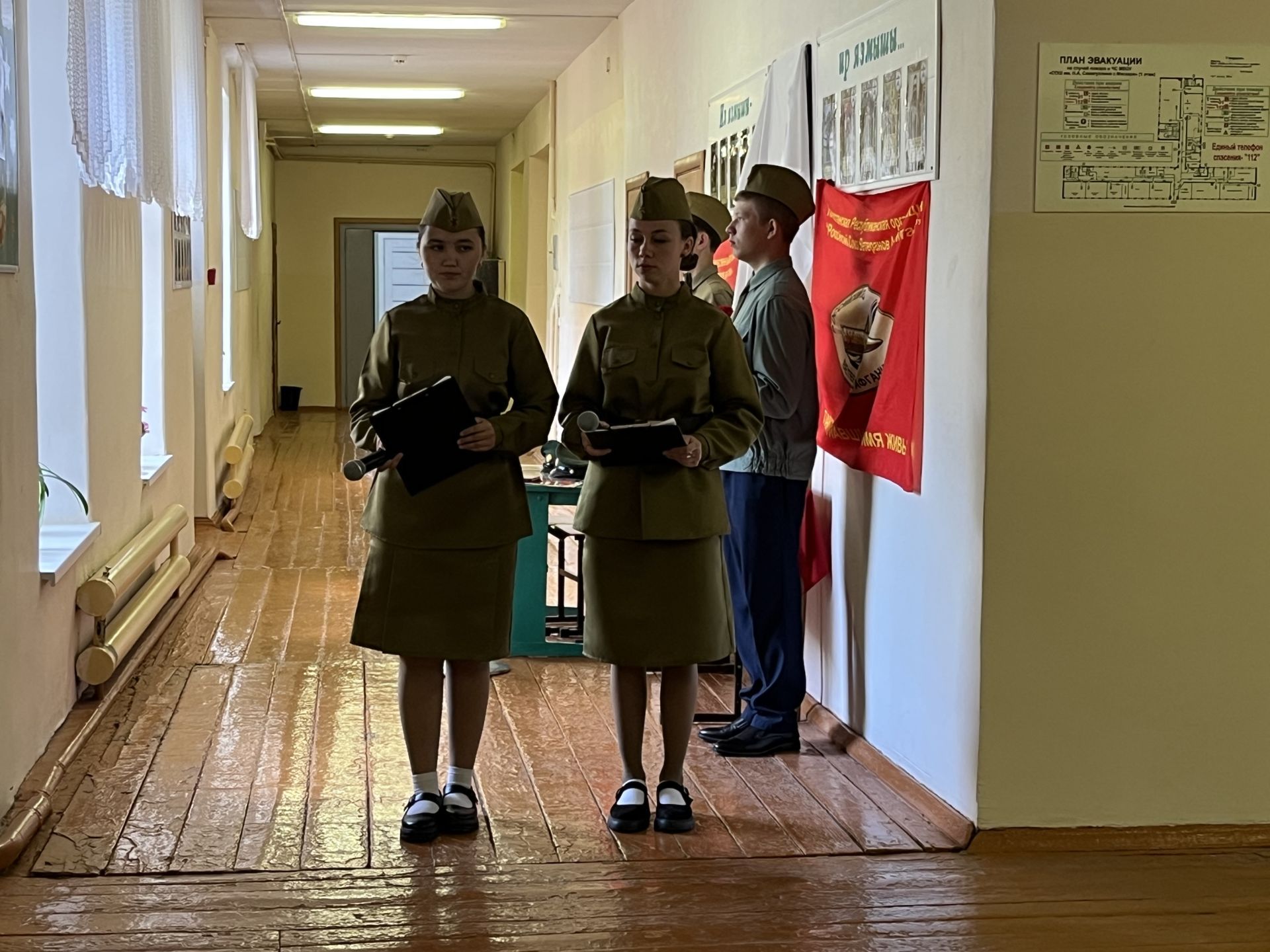 Память, мужество, подвиг: В Кукморском районе открыли мемориальную доску и парты Героев