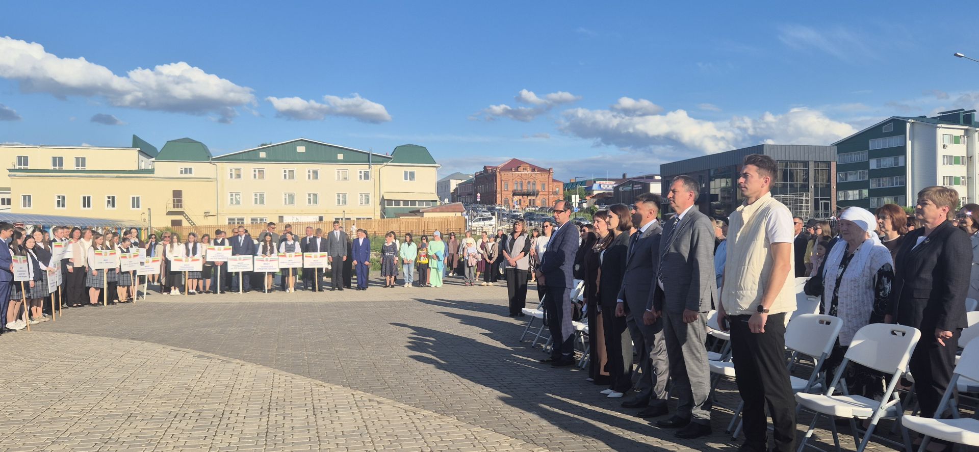 Фоторепортаж: Кукмарада уку алдынгылары бүләкләнде