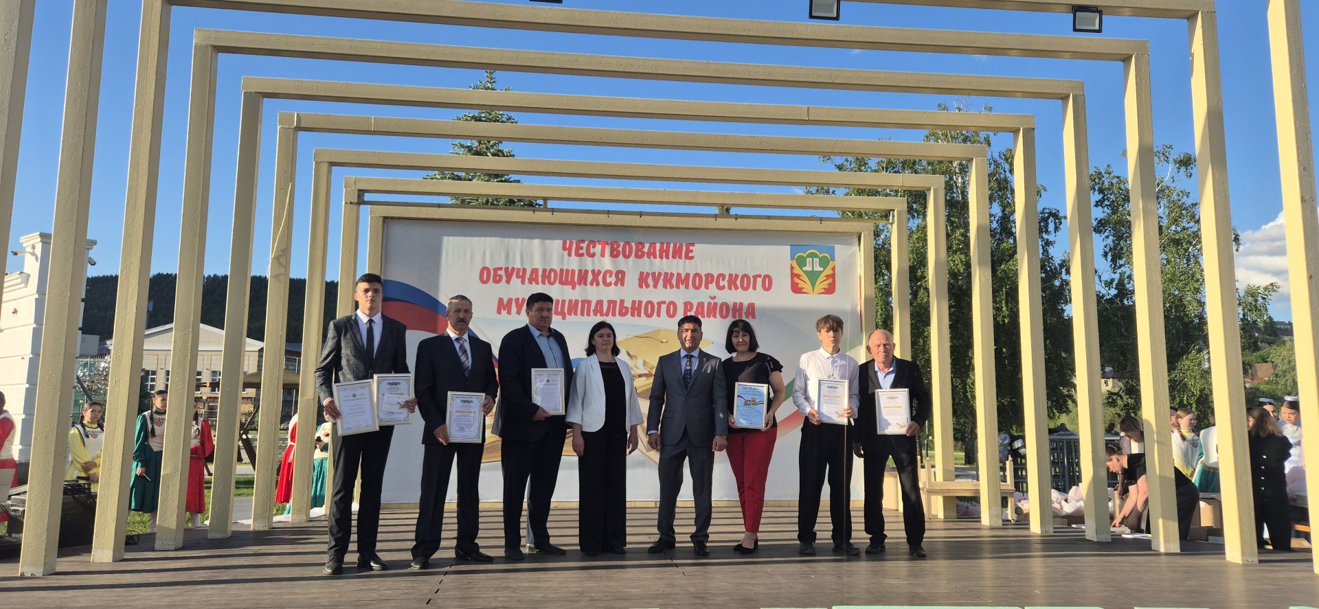 Фоторепортаж: Кукмарада уку алдынгылары бүләкләнде