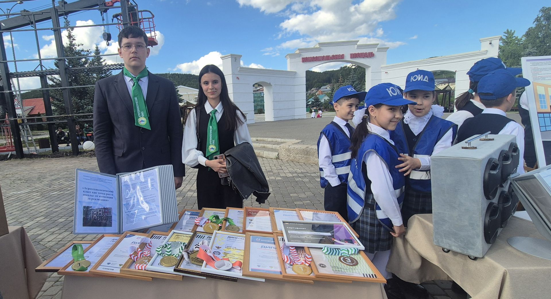 Фоторепортаж: Кукмарада уку алдынгылары бүләкләнде