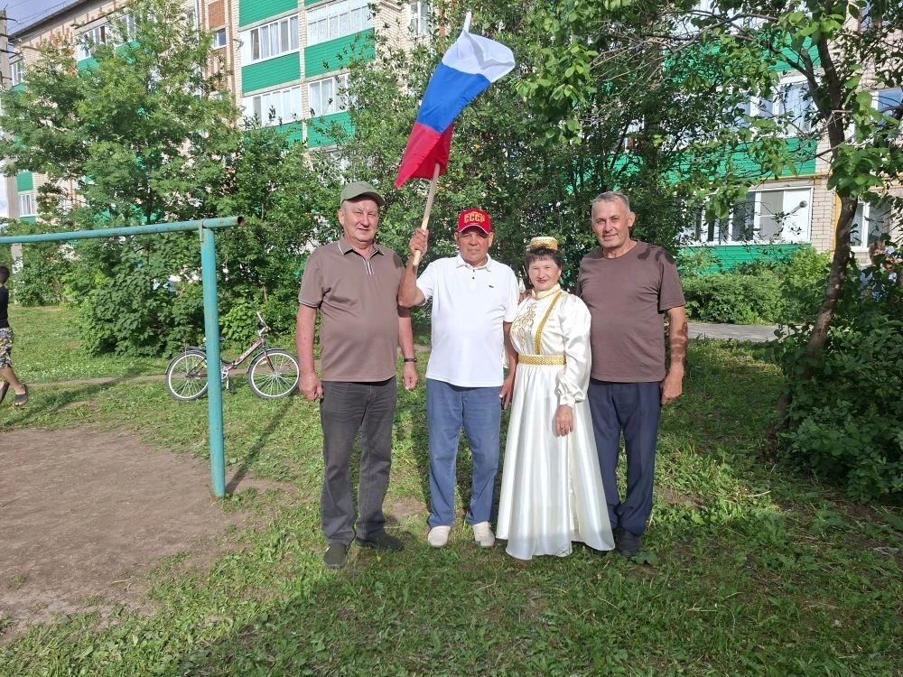Парящие флаги и живая музыка: как День России объединил жителей Кукмора