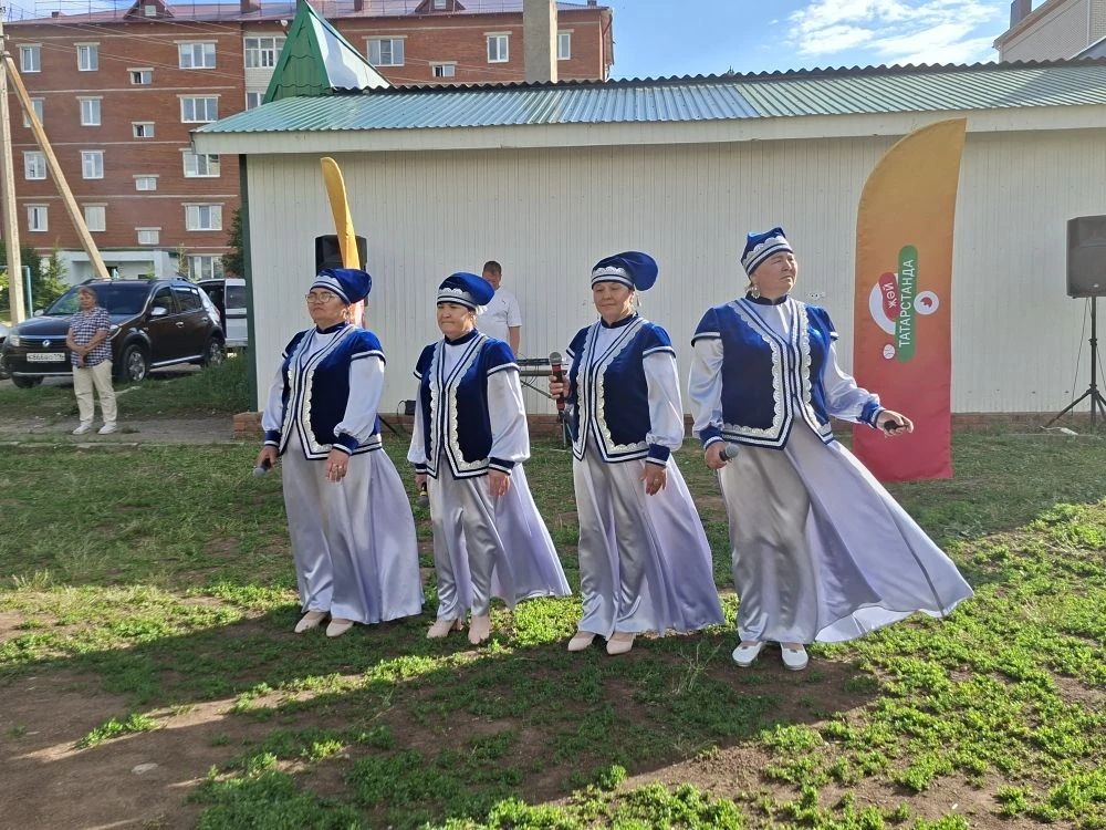 Парящие флаги и живая музыка: как День России объединил жителей Кукмора