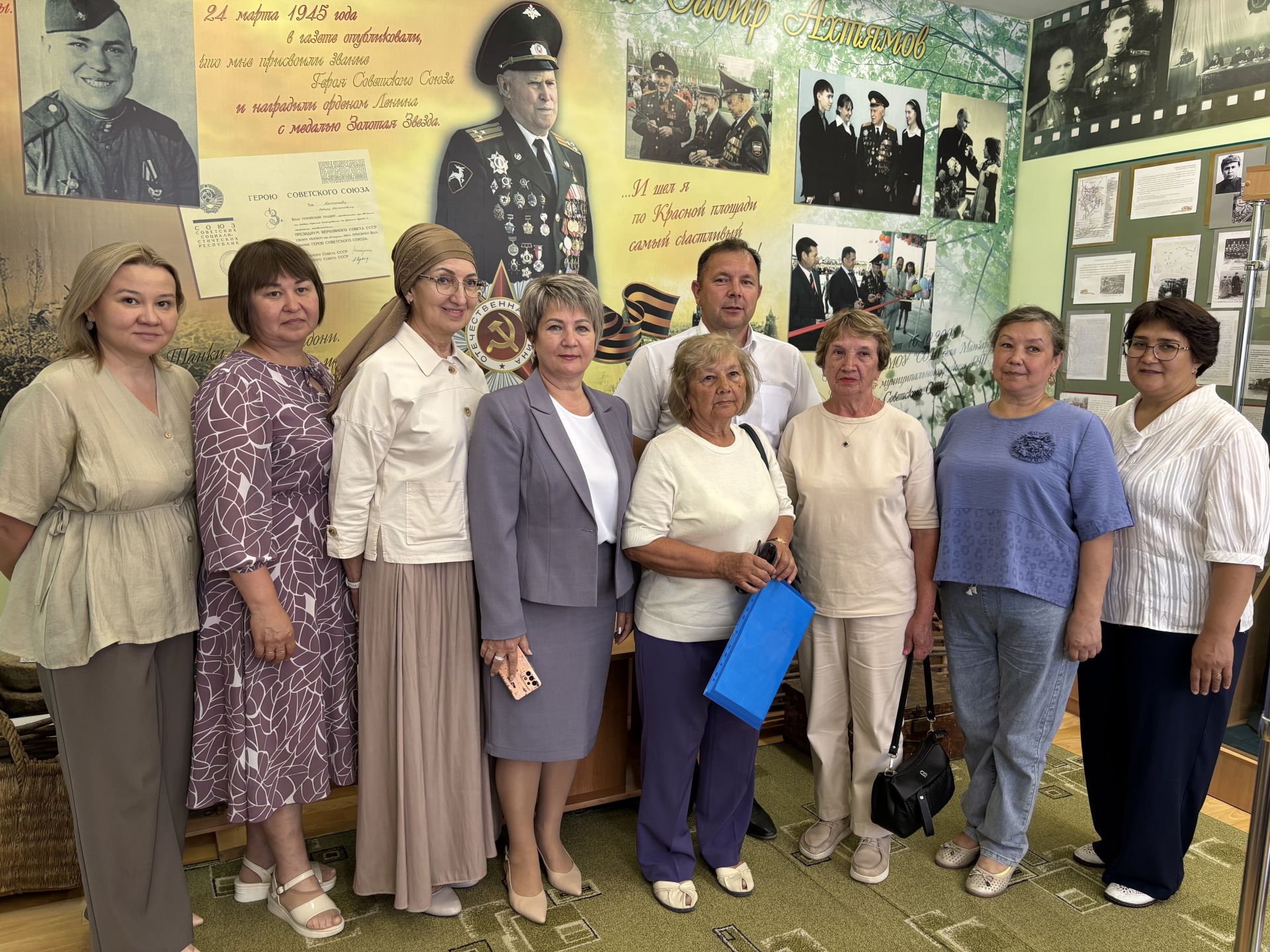Манзарас урта мәктәбендә Герой Сабир Әхтәмов истәлегенә хәтер кичәсе узды