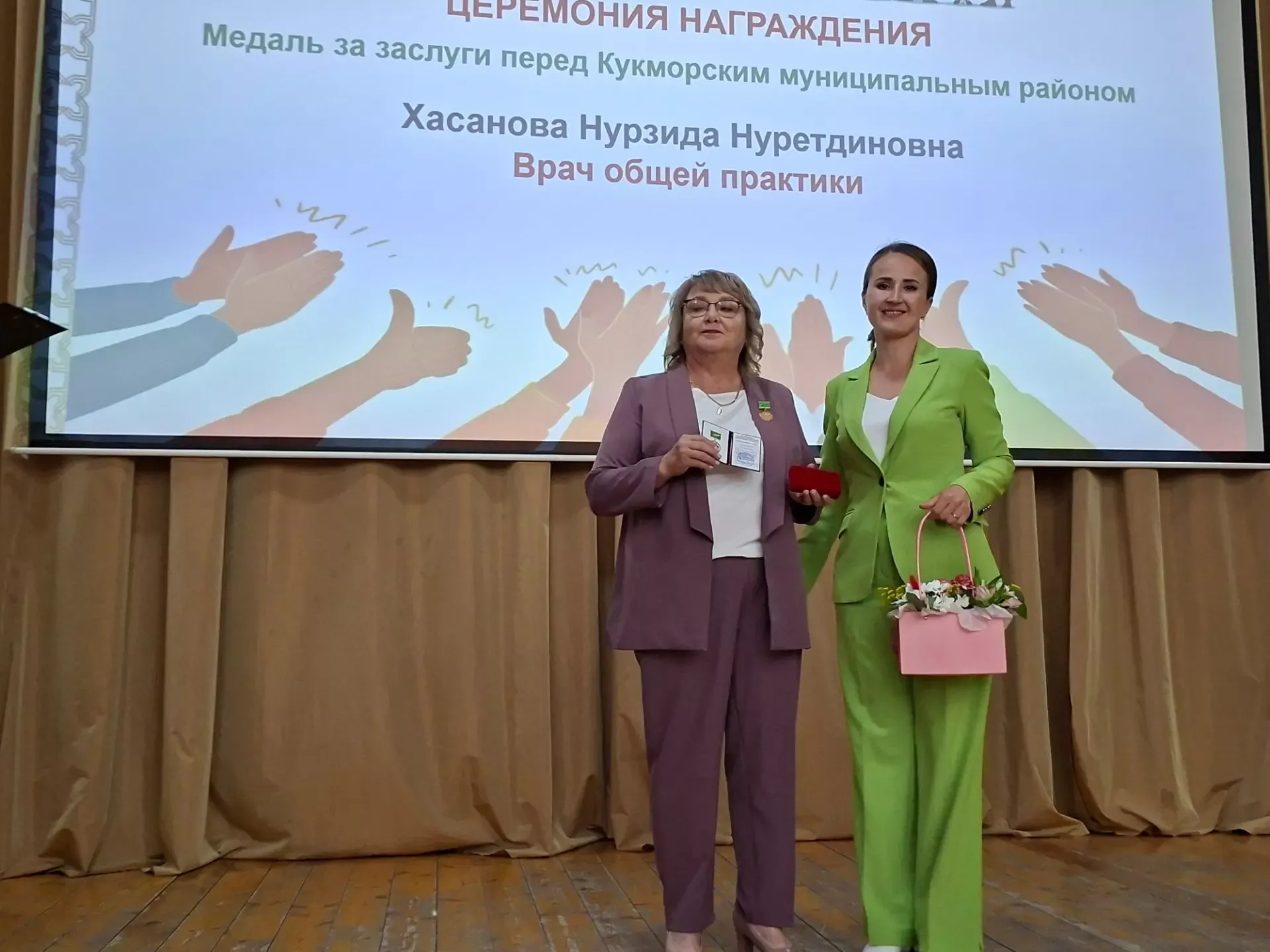 Спасибо за ваш бесценный труд: в Кукморском районе поздравили медицинских работников