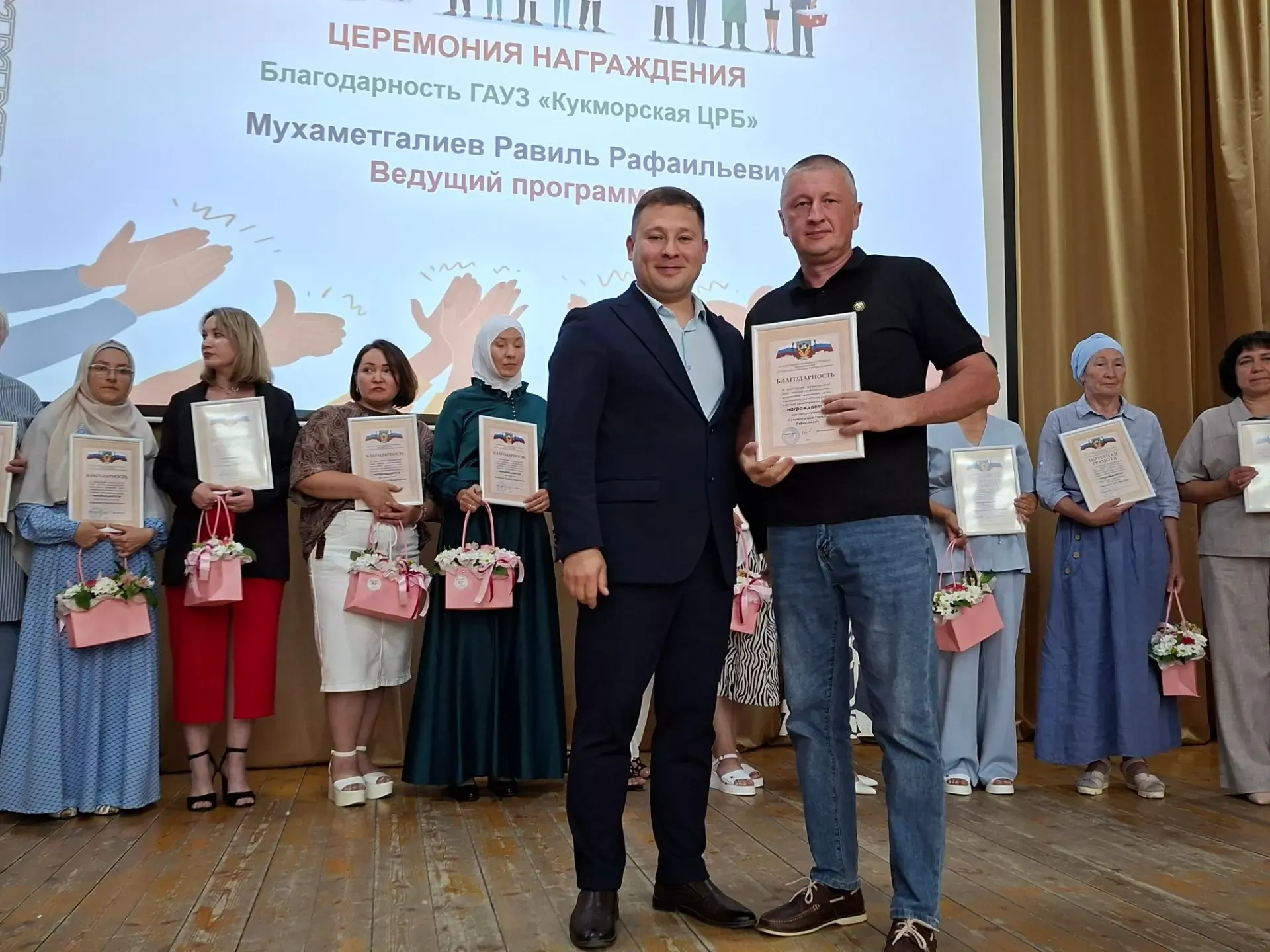 Спасибо за ваш бесценный труд: в Кукморском районе поздравили медицинских работников