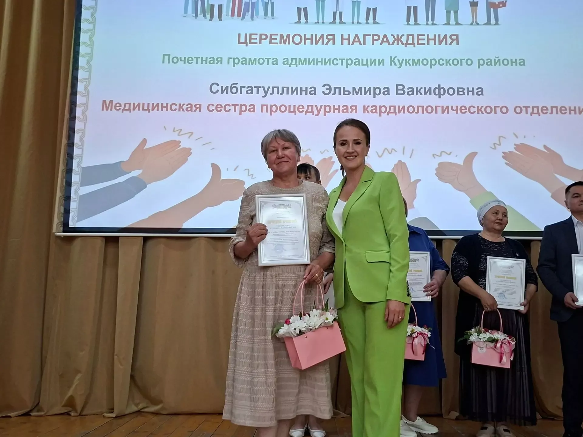 Спасибо за ваш бесценный труд: в Кукморском районе поздравили медицинских работников