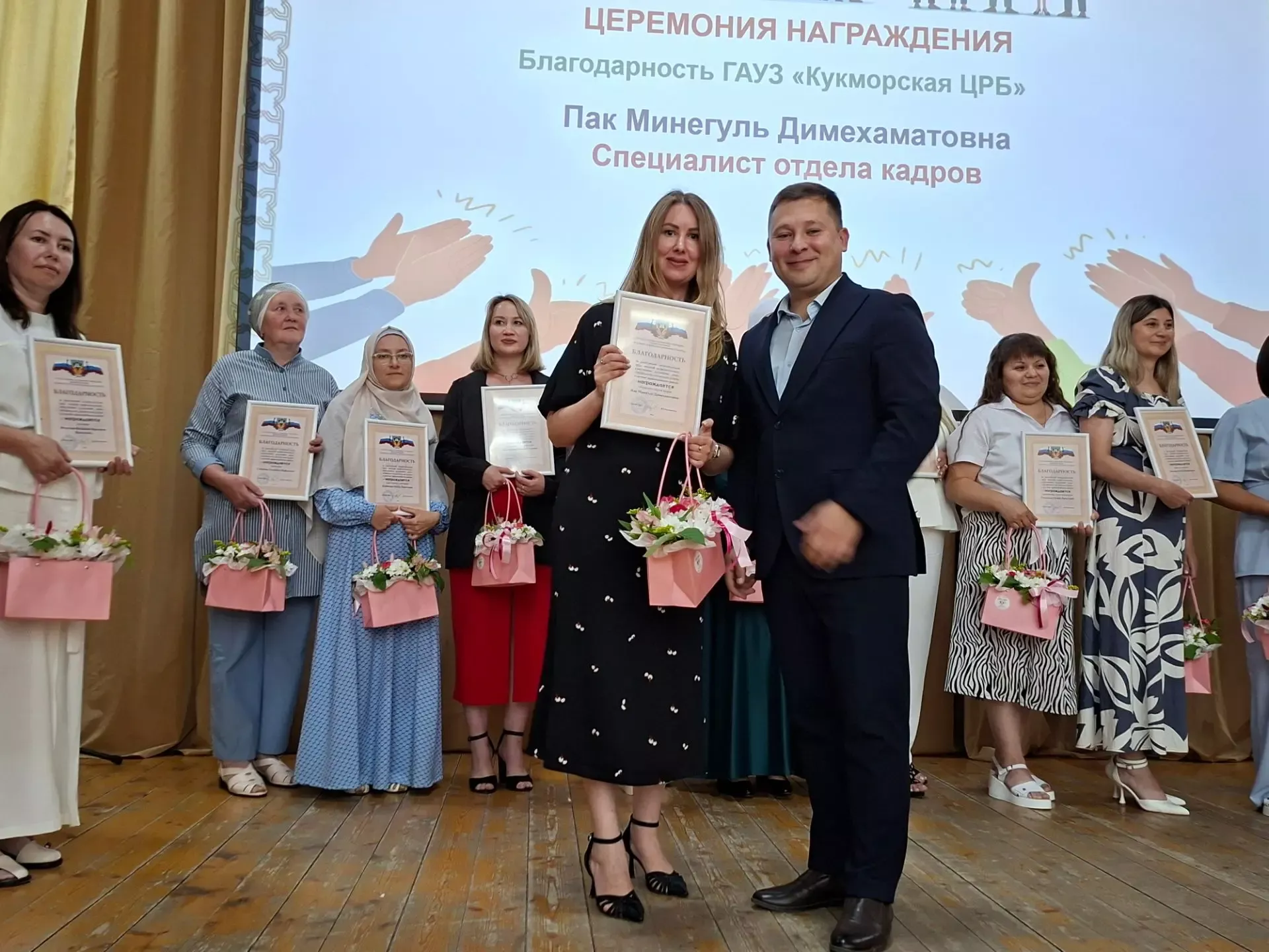 Спасибо за ваш бесценный труд: в Кукморском районе поздравили медицинских работников