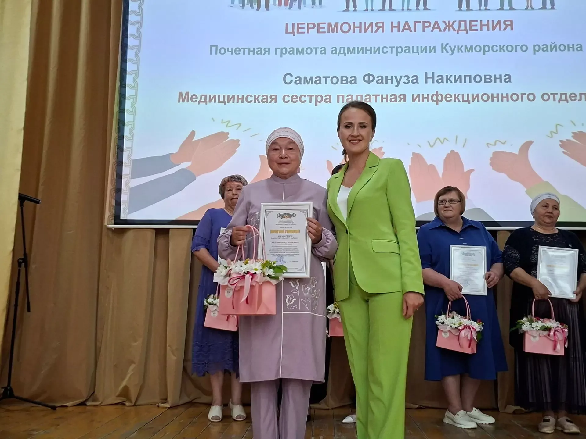 Спасибо за ваш бесценный труд: в Кукморском районе поздравили медицинских работников