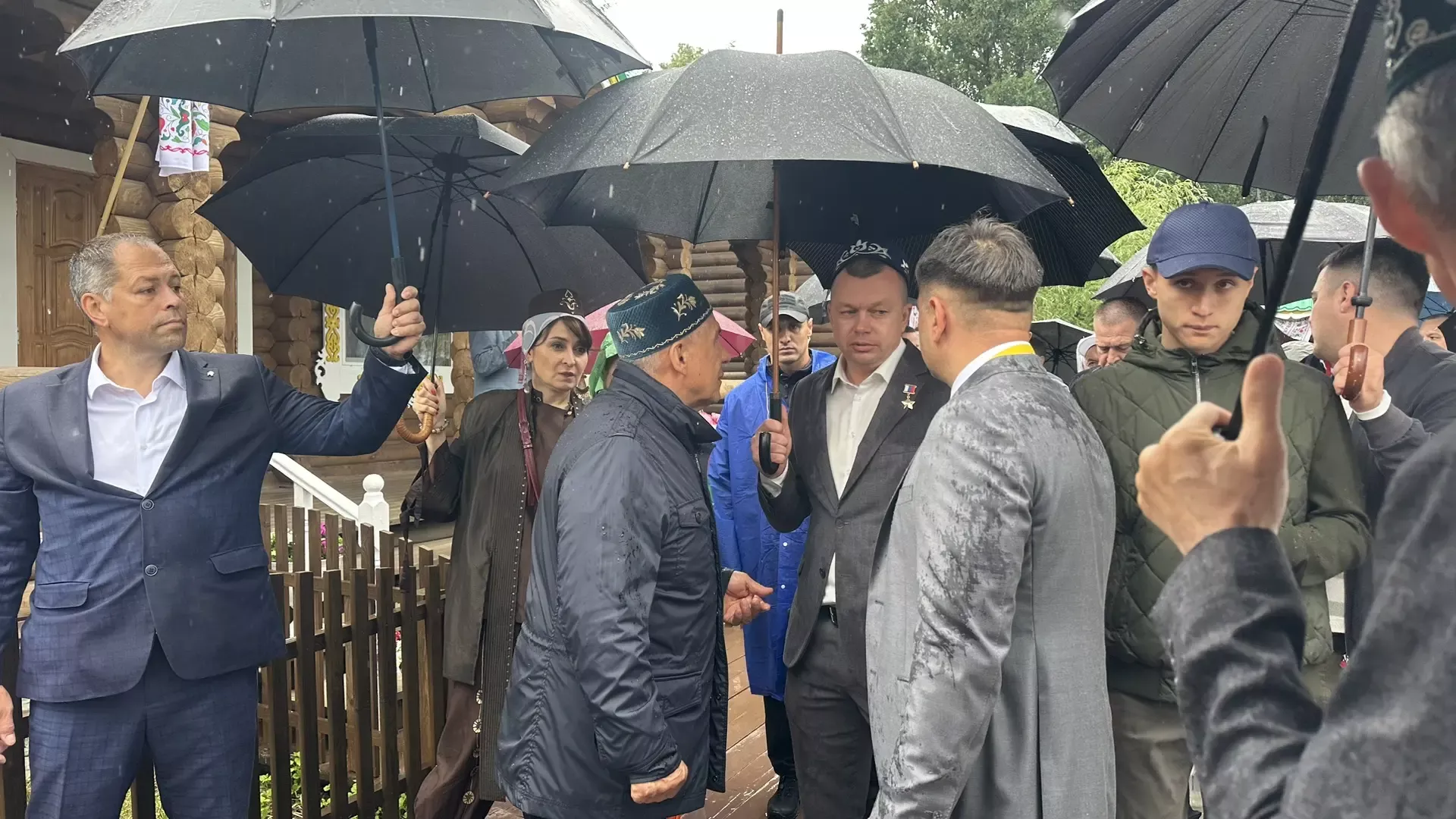 Казан шәһәренең Мирный бистәсендә узган Сабантуйдан фоторепортаж