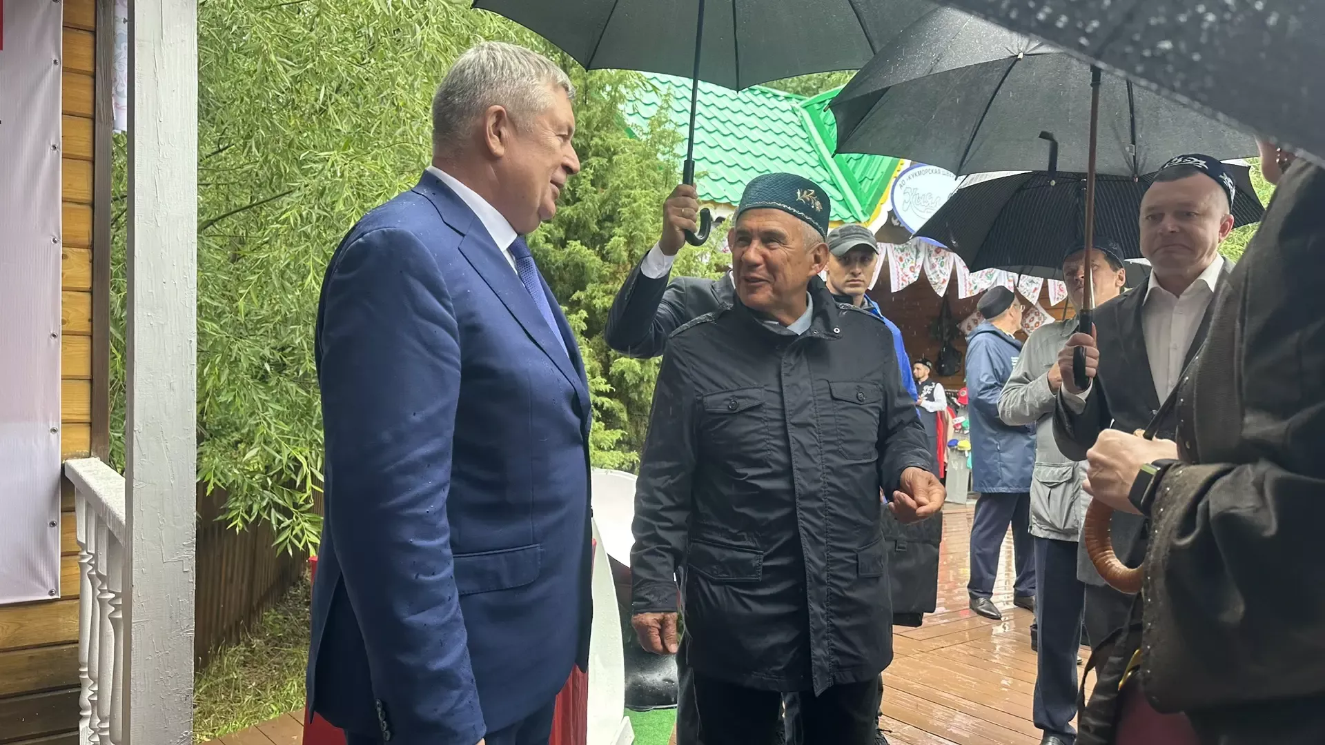Казан шәһәренең Мирный бистәсендә узган Сабантуйдан фоторепортаж