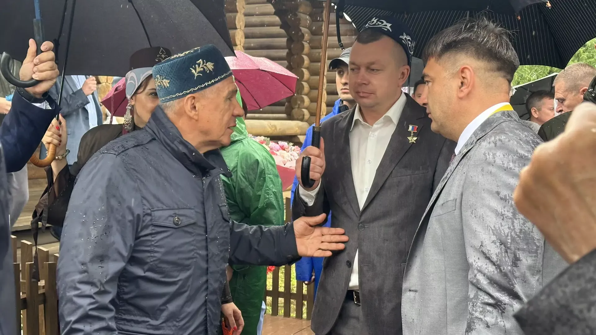Казан шәһәренең Мирный бистәсендә узган Сабантуйдан фоторепортаж