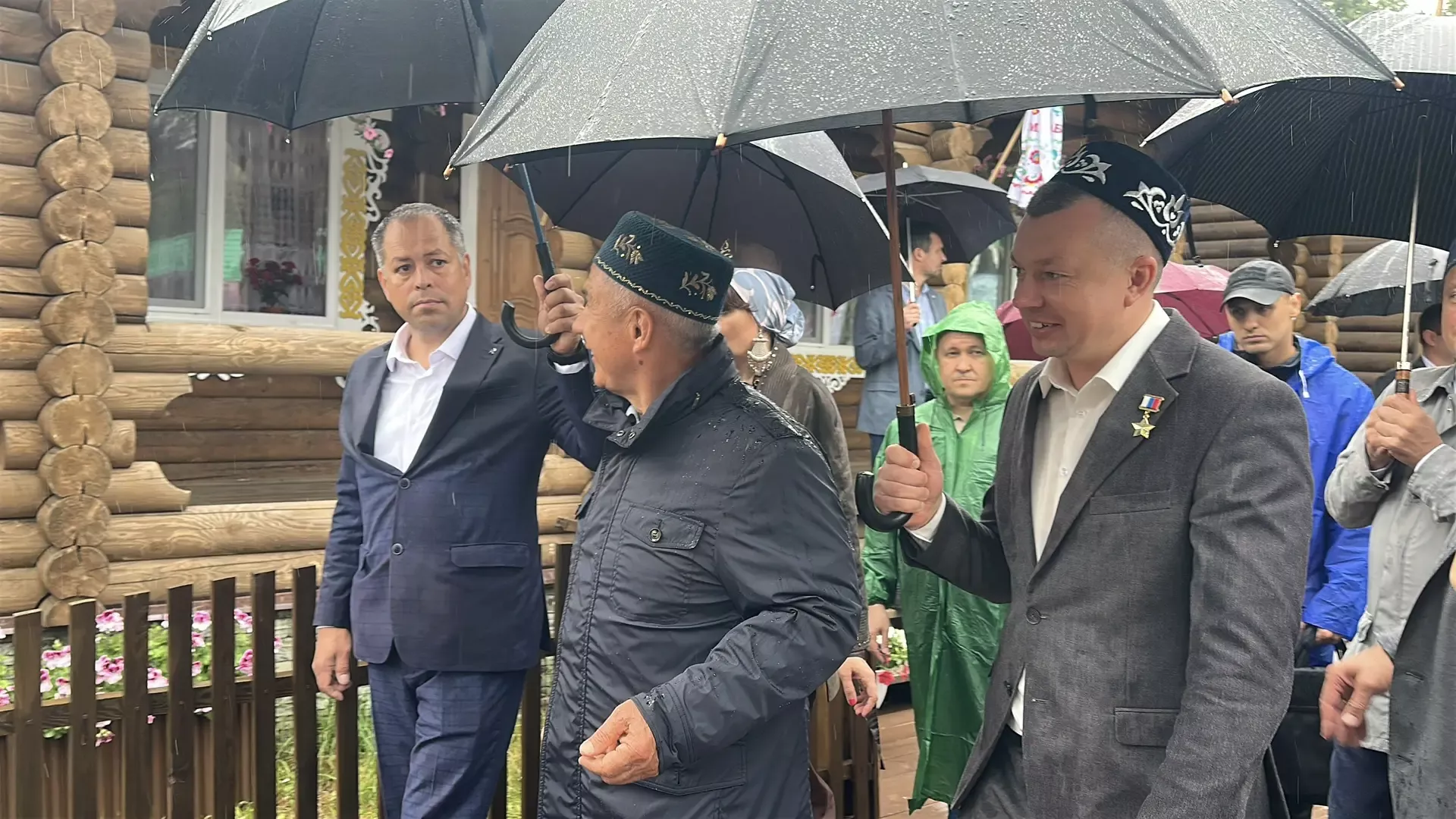 Казан шәһәренең Мирный бистәсендә узган Сабантуйдан фоторепортаж