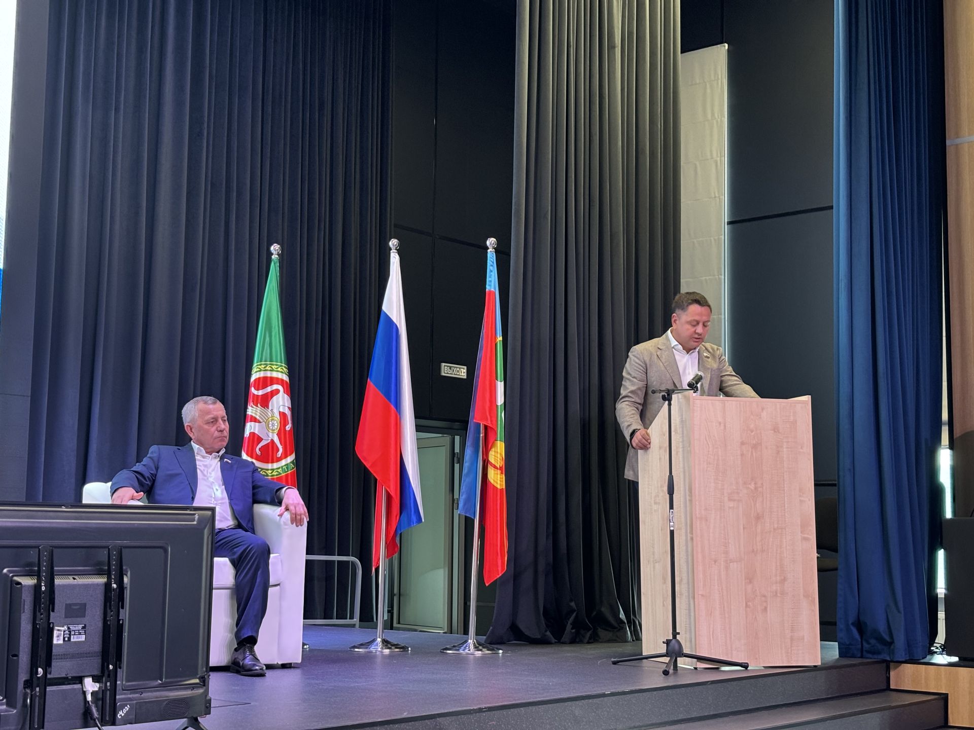 Кукмарада «Бердәм Россия» партиясе җирле бүлекчәсенең «Нәтиҗәгә эшлибез!» хисап-программа форумы узды