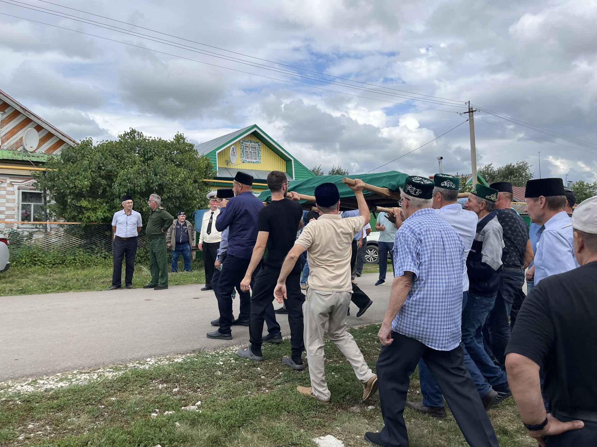 Кукмара үзенең соңгы сугыш ветераны белән хушлашты